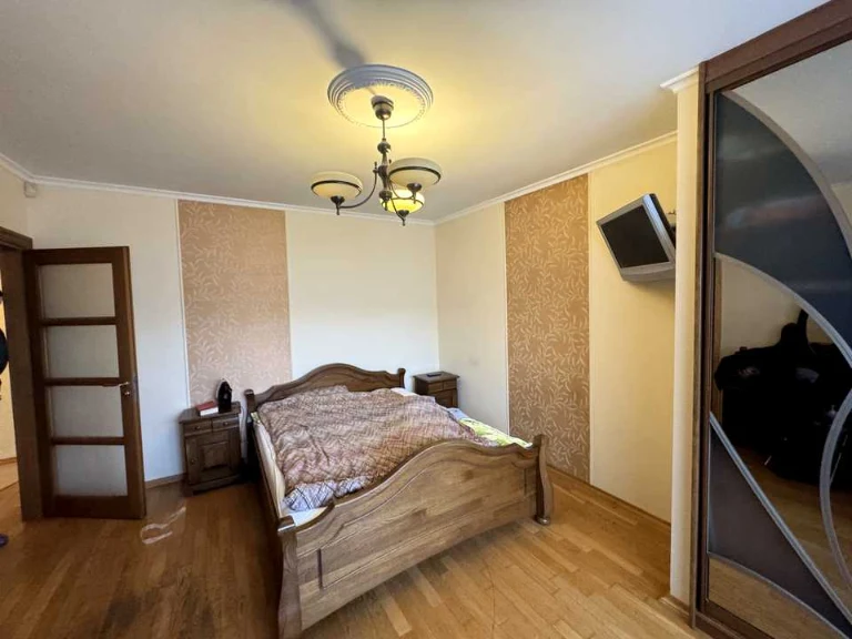 Apartment. Lviv, Nizhynska St.