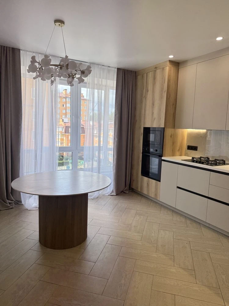 2-bedroom apartment with designer renovation, Chekhov Park, 5th floor