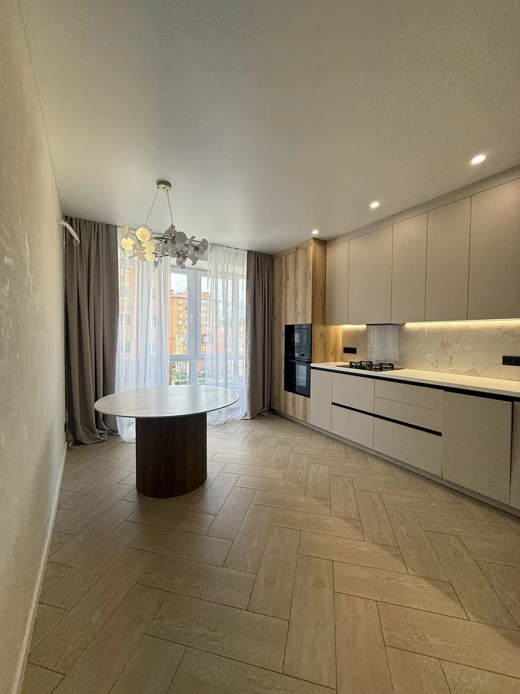 2-bedroom apartment with designer renovation, Chekhov Park, 5th floor
