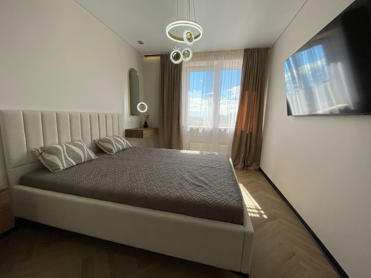 Sale of one-bedroom apartments with renovation, Central Premium Residence