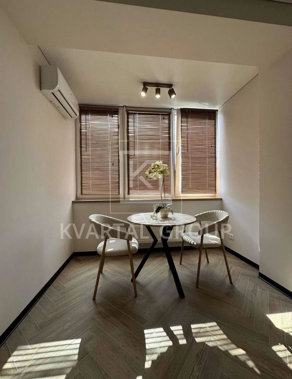 Sale of one-bedroom apartments with renovation, Central Premium Residence