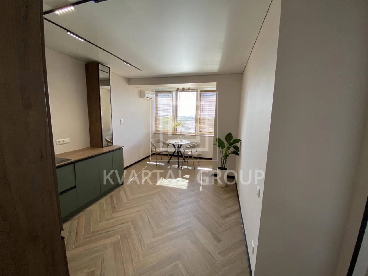 Sale of one-bedroom apartments with renovation, Central Premium Residence