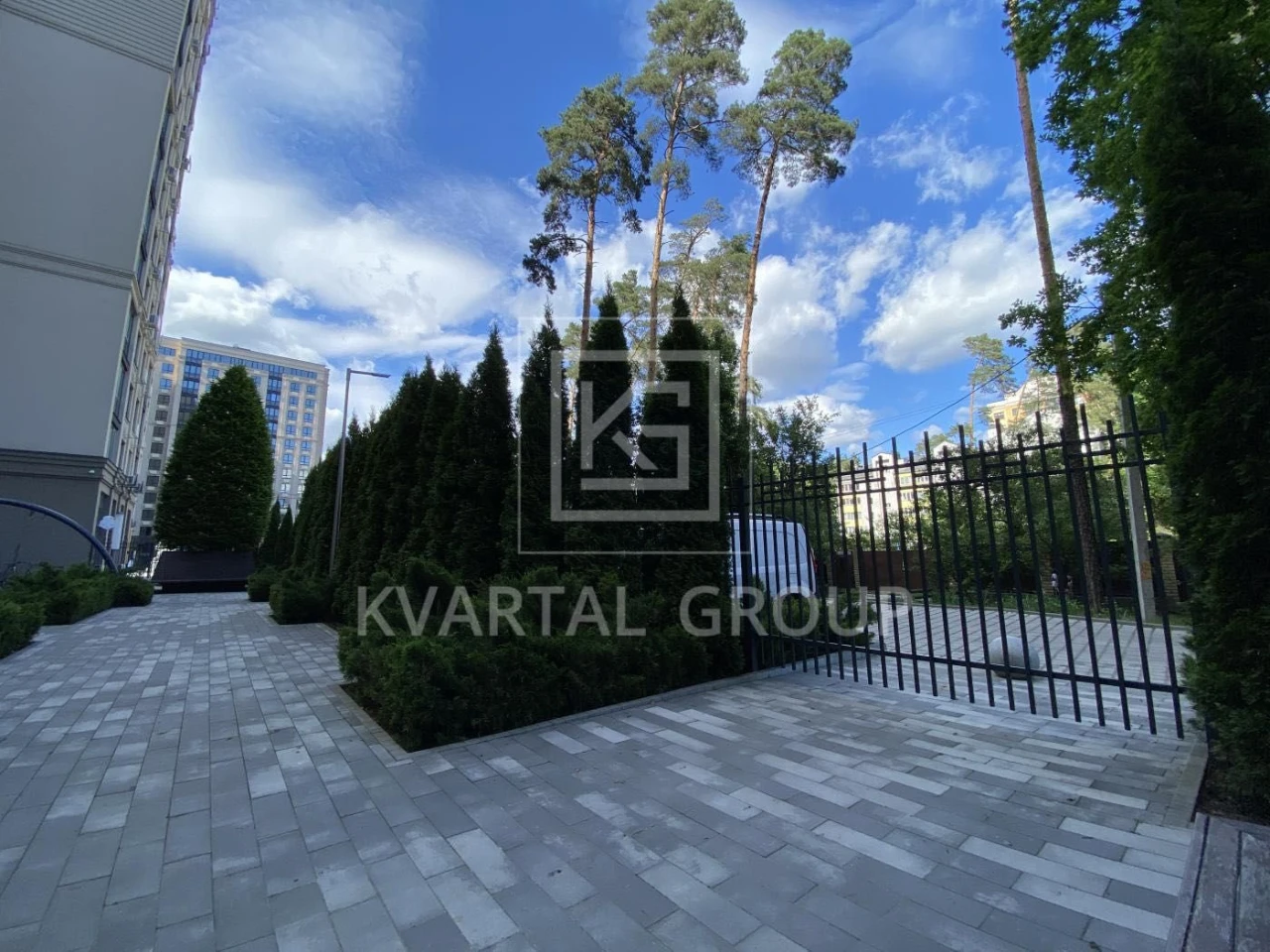 Sale of one-bedroom apartments with renovation, Central Premium Residence