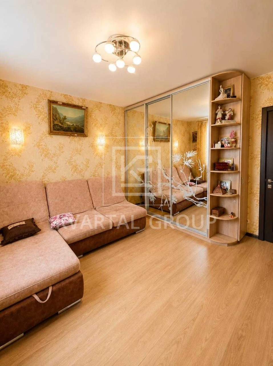 Apartment for Sale: 2 Rooms, Renovated, Separate Layout, Gas