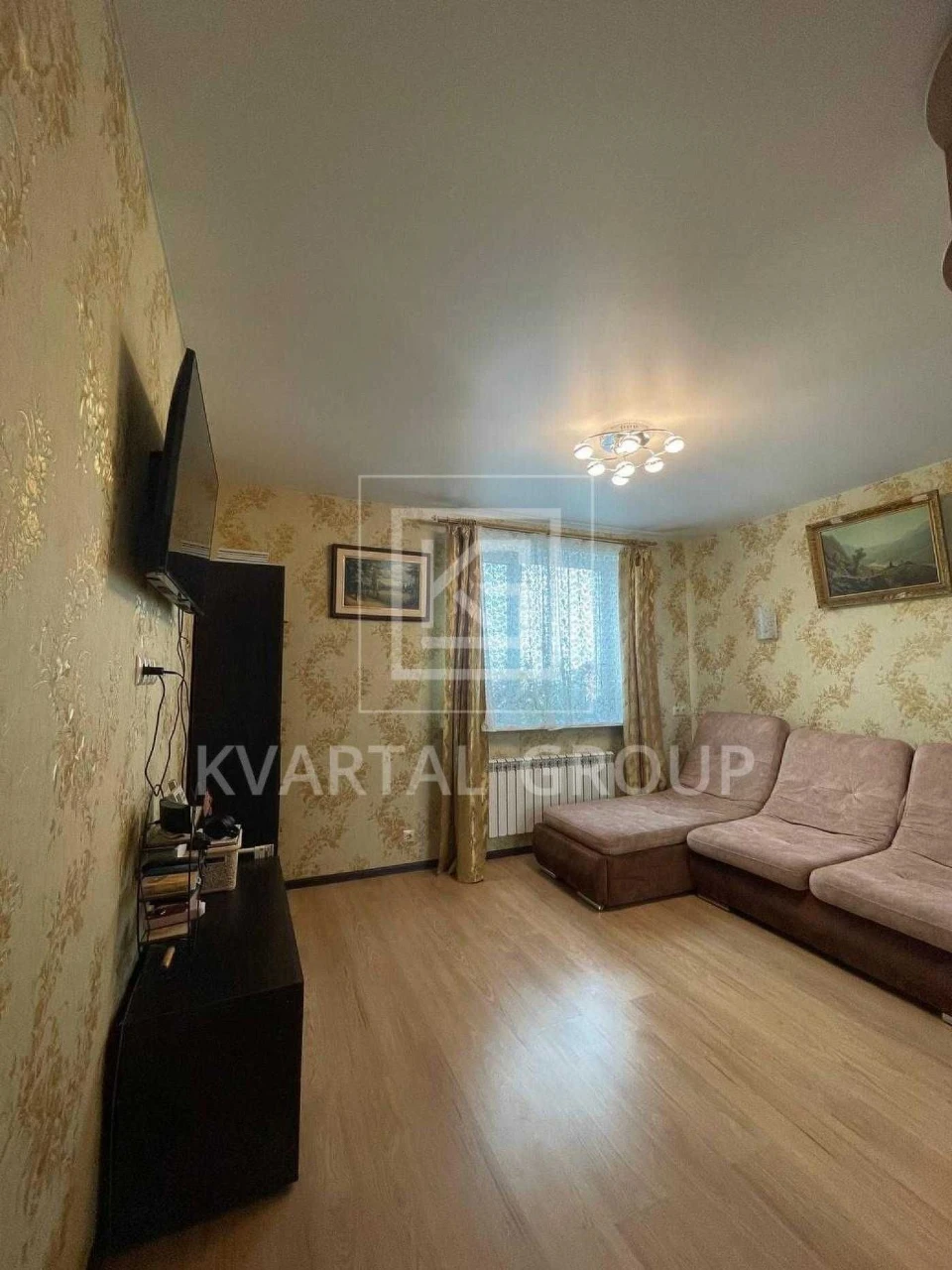 Apartment for Sale: 2 Rooms, Renovated, Separate Layout, Gas