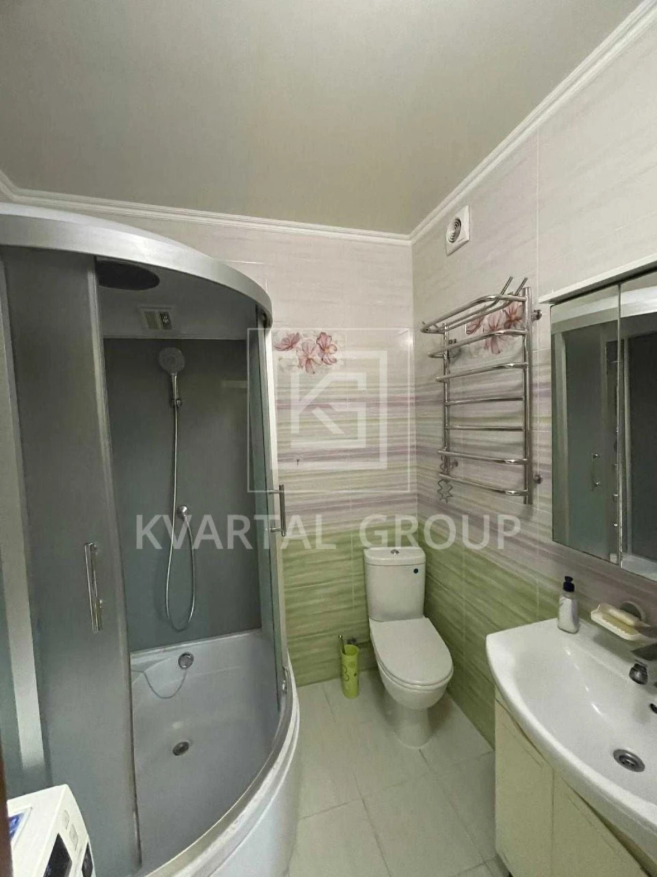 Apartment for Sale: 2 Rooms, Renovated, Separate Layout, Gas