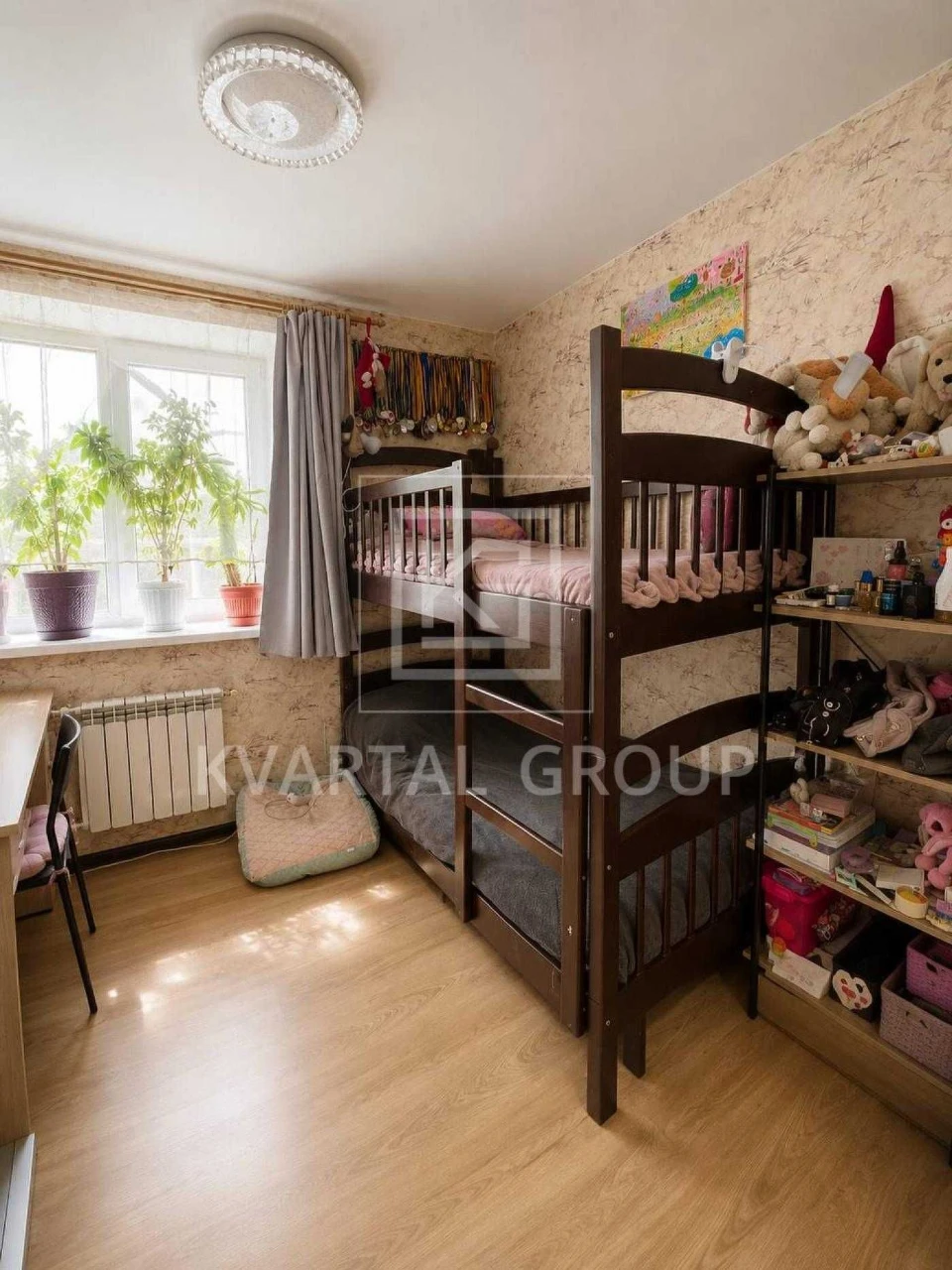 Apartment for Sale: 2 Rooms, Renovated, Separate Layout, Gas