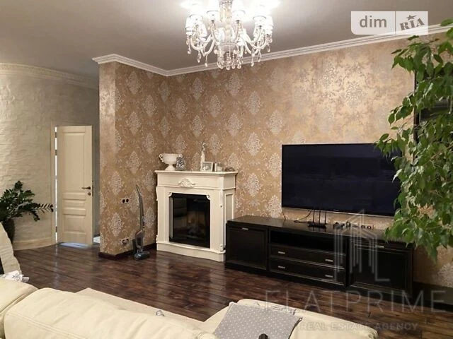 Продаж 2к квартири 100 кв. м на вул. Василя Тютюнника 37/1 •