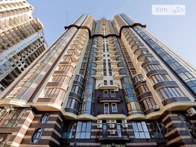 Продаж 2к квартири 100 кв. м на вул. Василя Тютюнника 37/1 •