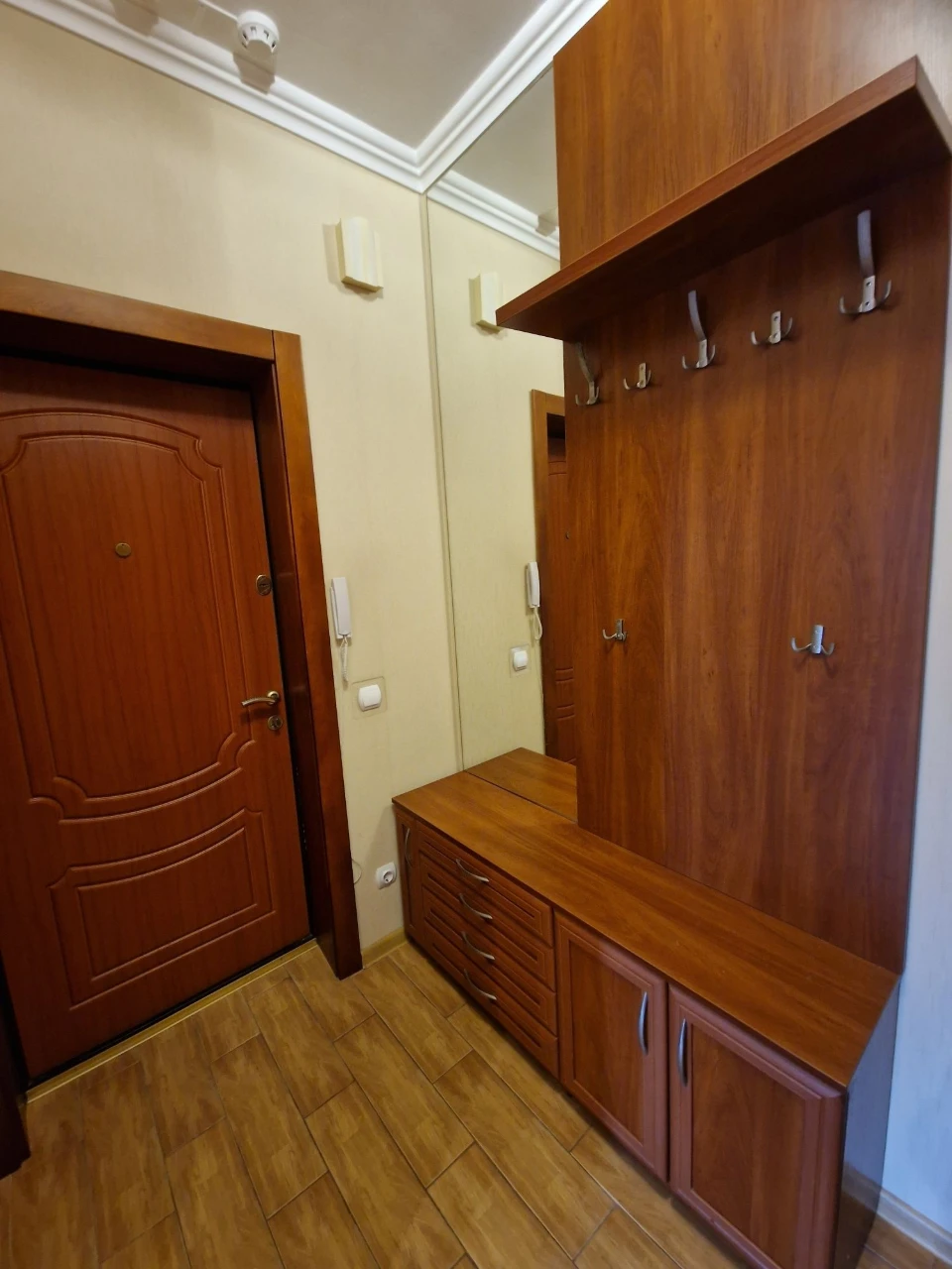 Продається велика двокімнатна квартира. Ірпінь.