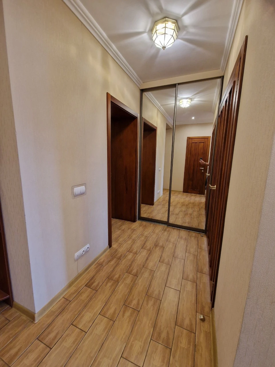 Продається велика двокімнатна квартира. Ірпінь.