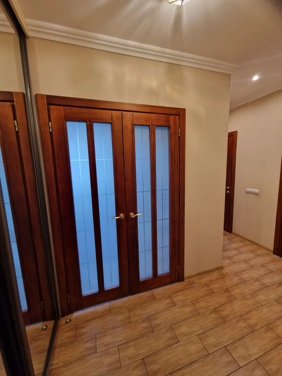 Продається велика двокімнатна квартира. Ірпінь.