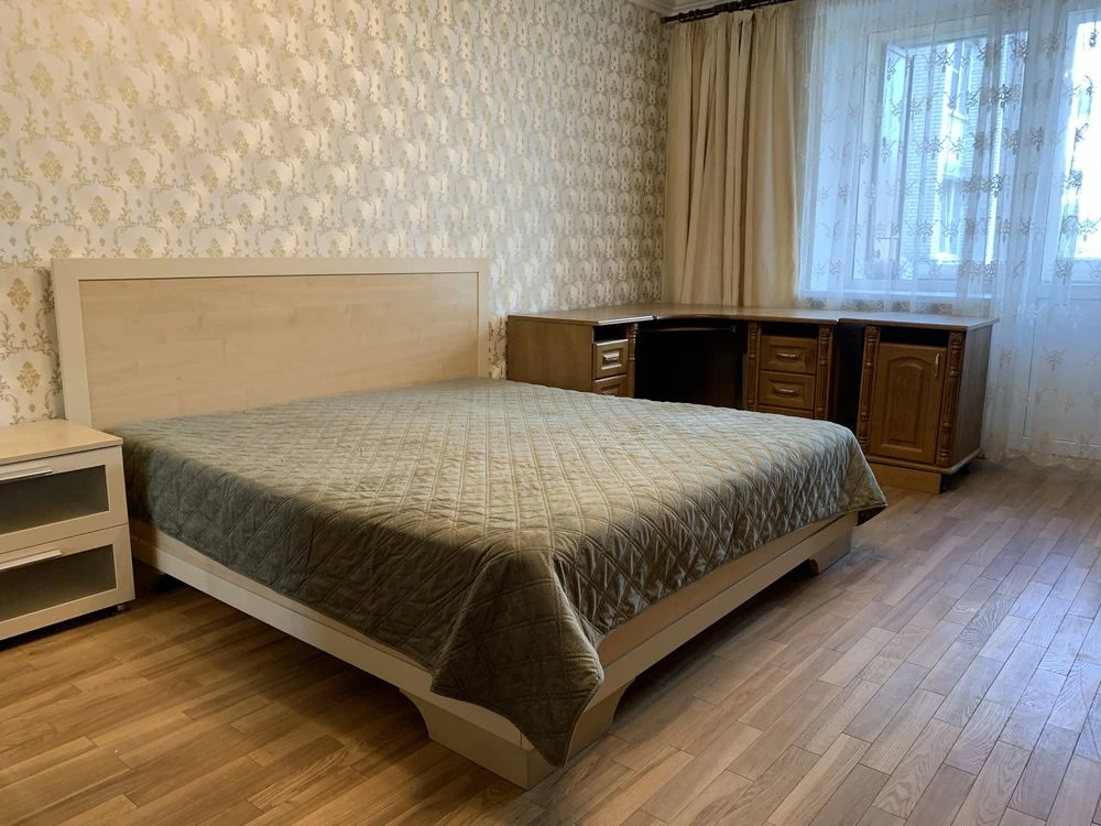 Продається велика двокімнатна квартира. Ірпінь.
