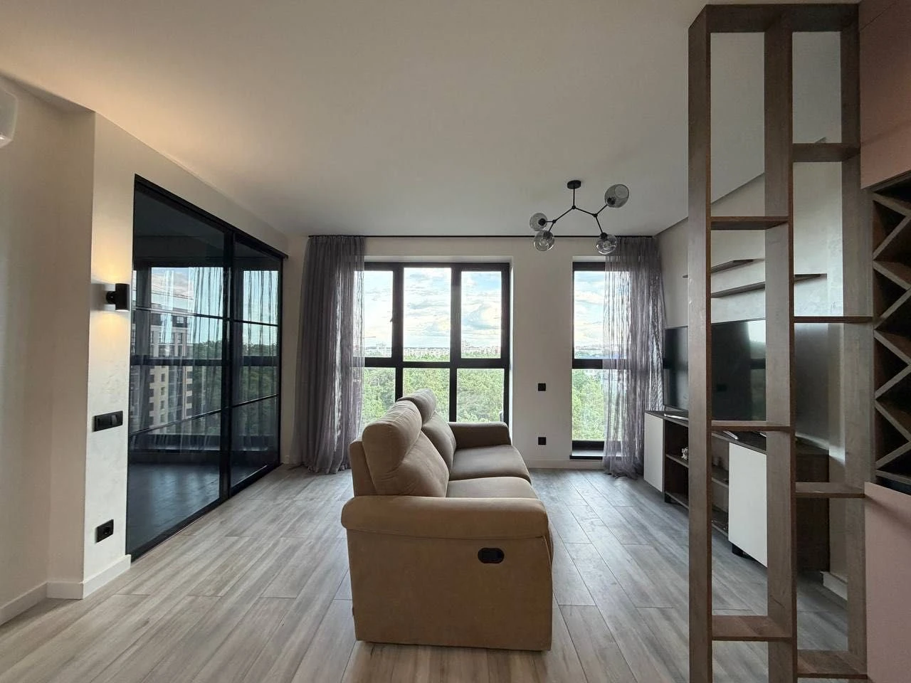 2-room apartment with a view of Park Pravyka, Art Residence Residence, center