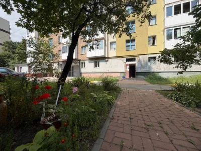 Sale of a renovated 1-bedroom apartment. No commission.