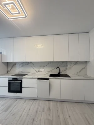 Spacious 2-bedroom apartment for sale in Central Park, for residential or rental purposes