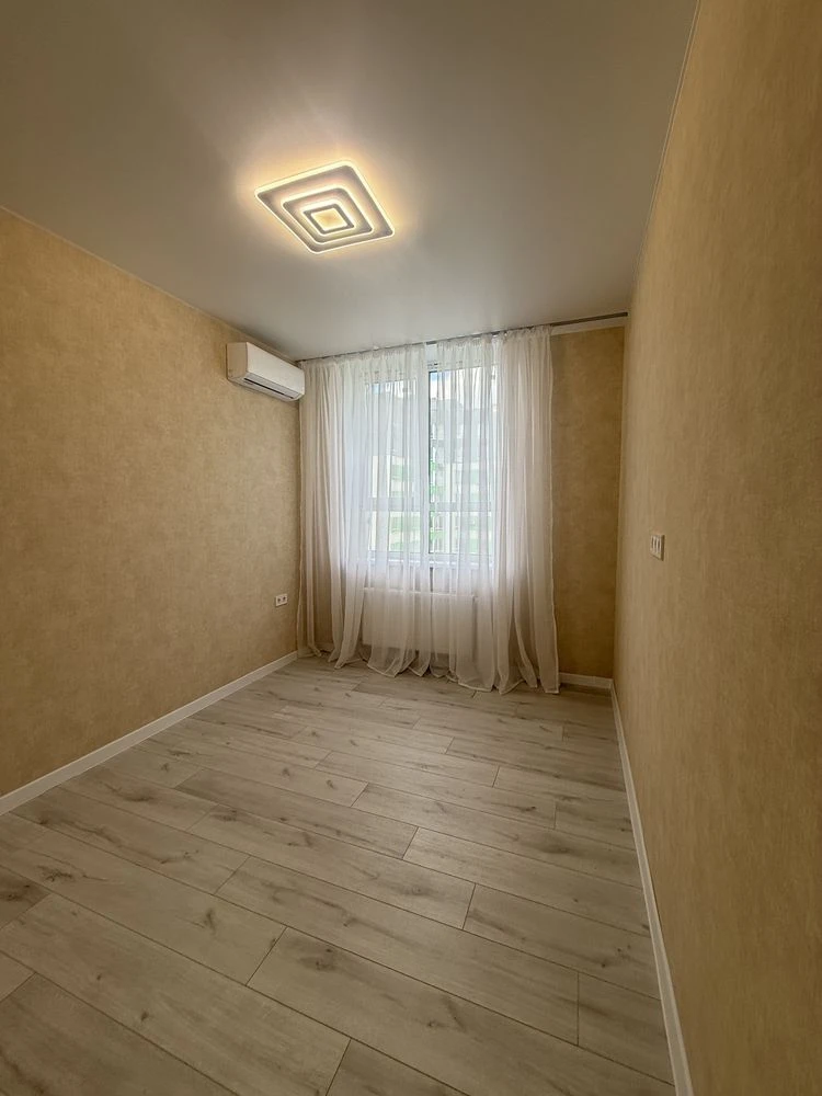 Spacious 2-bedroom apartment for sale in Central Park, for residential or rental purposes