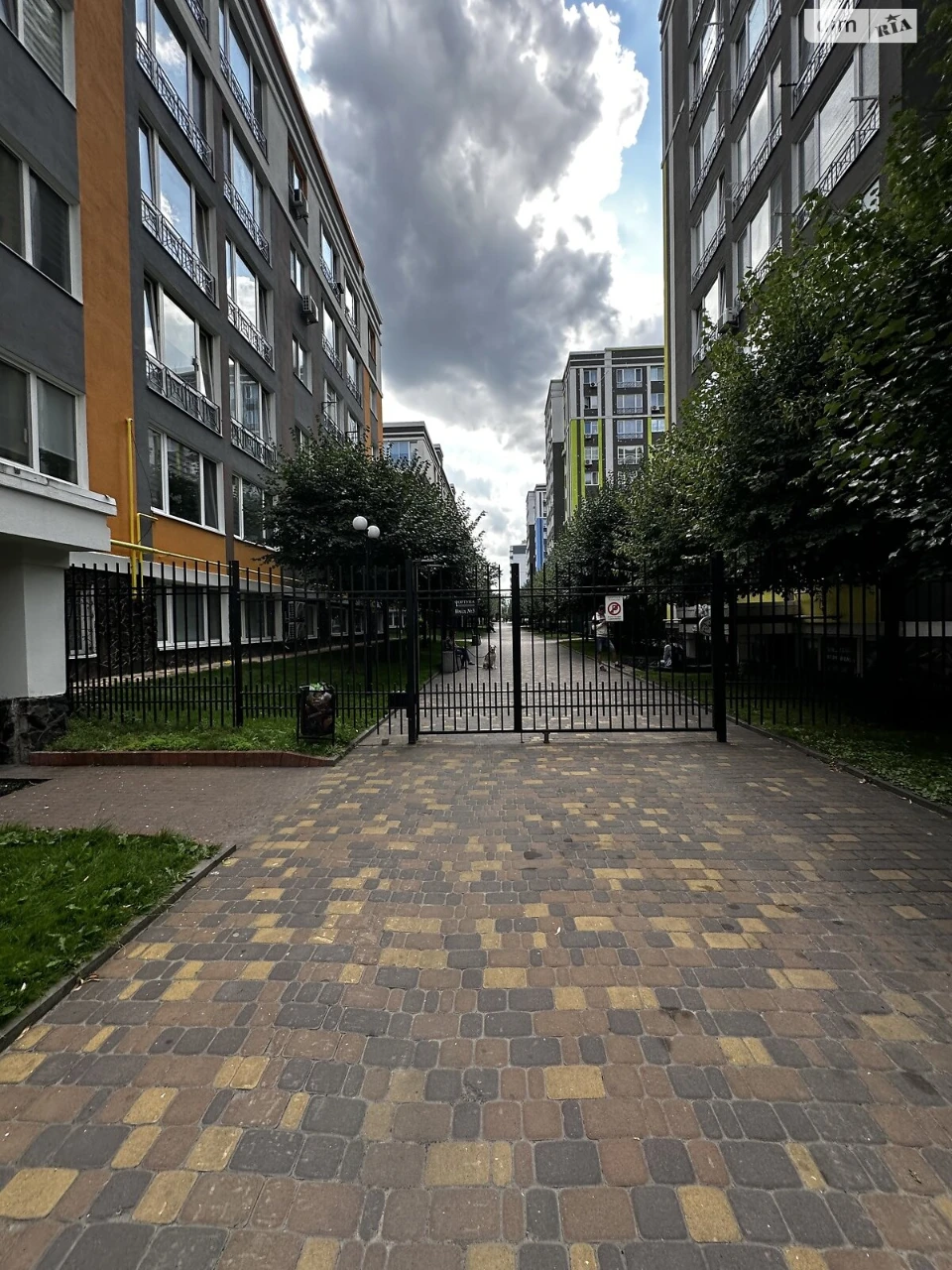 Продаж Квартира Романівка