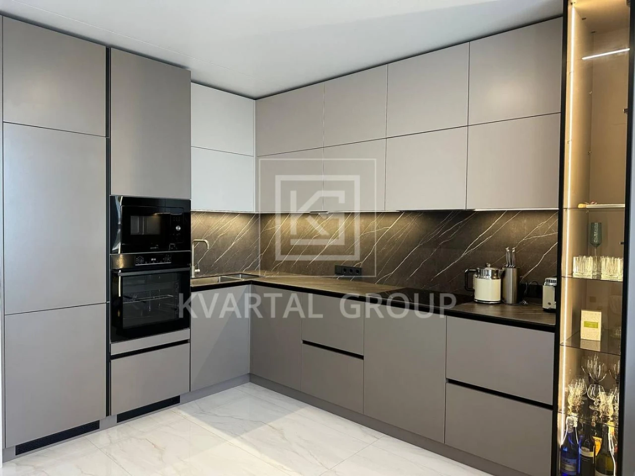 For Sale: Euro 3-room apartment with high-quality renovation in Central ЖК