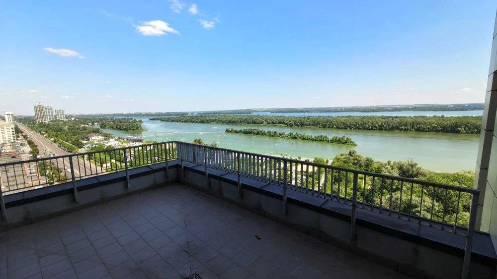 Квартира з терасою ЖК Вікторі Холл, набережна, Перемога