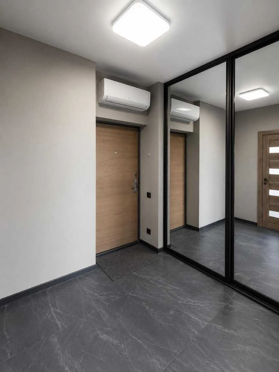 Studio apartment with new renovation in residential complex "City Park"