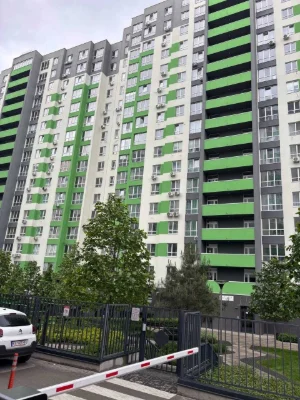 Studio apartment with new renovation in residential complex "City Park"
