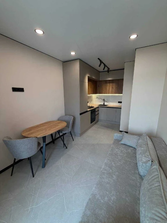 1-bedroom apartment with New Renovation. Balcony! Gas