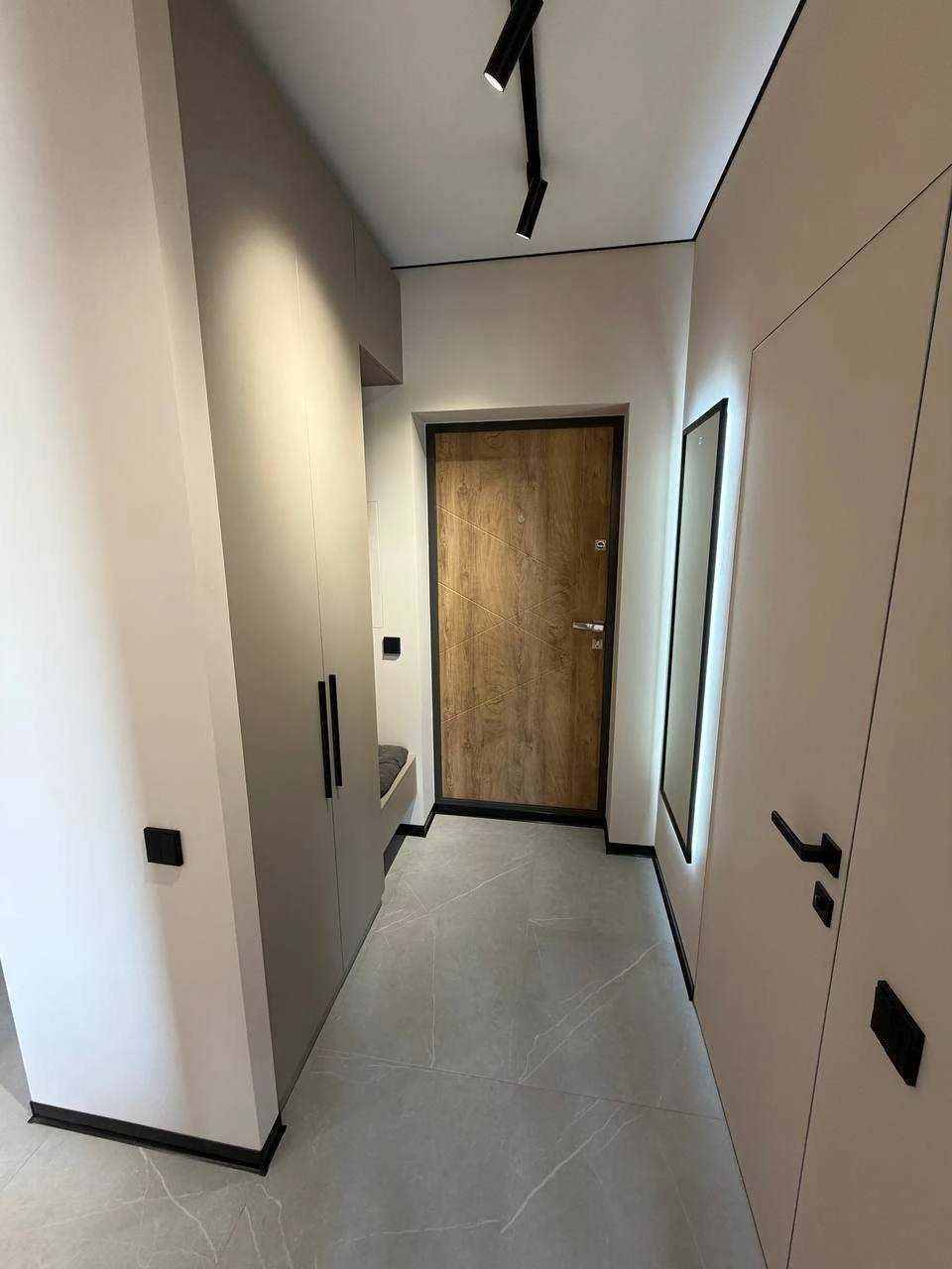 1-bedroom apartment with New Renovation. Balcony! Gas