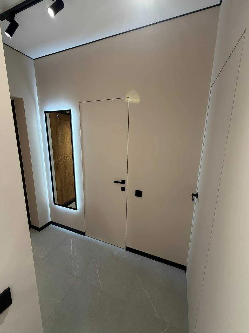1-bedroom apartment with New Renovation. Balcony! Gas