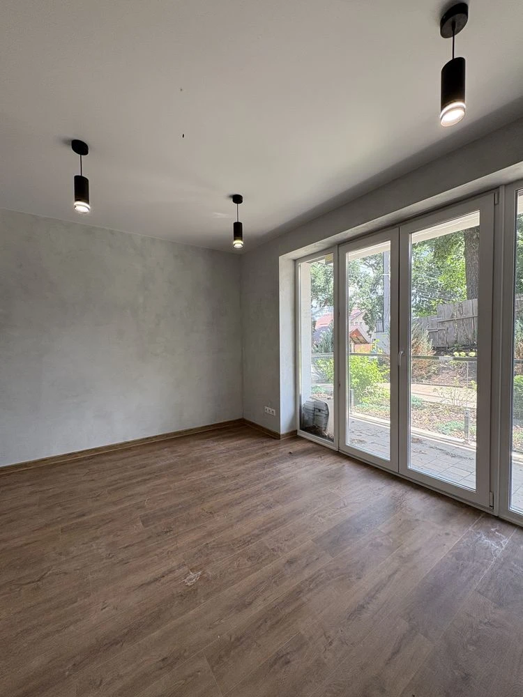 2-room apartment with partial renovation! 2 terraces! Minimum paperwork! All state documents.