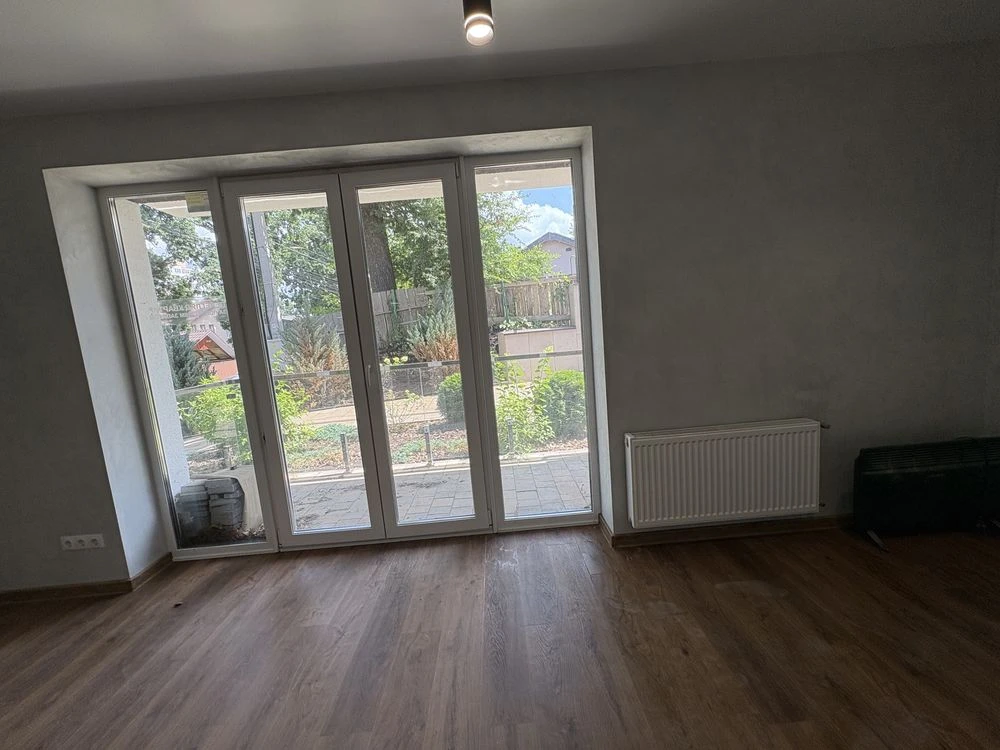 2-room apartment with partial renovation! 2 terraces! Minimum paperwork! All state documents.