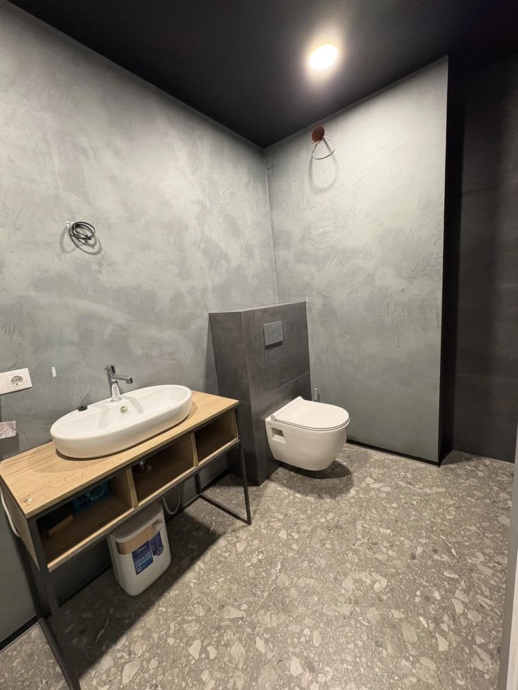 2-room apartment with partial renovation! 2 terraces! Minimum paperwork! All state documents.