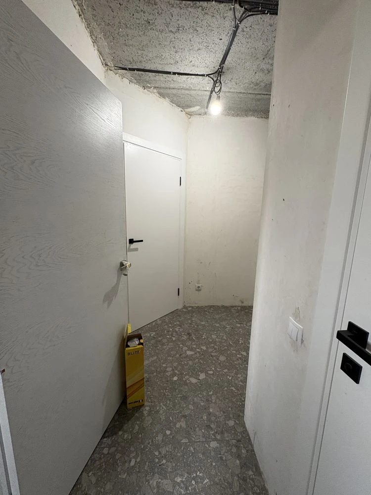 2-room apartment with partial renovation! 2 terraces! Minimum paperwork! All state documents.