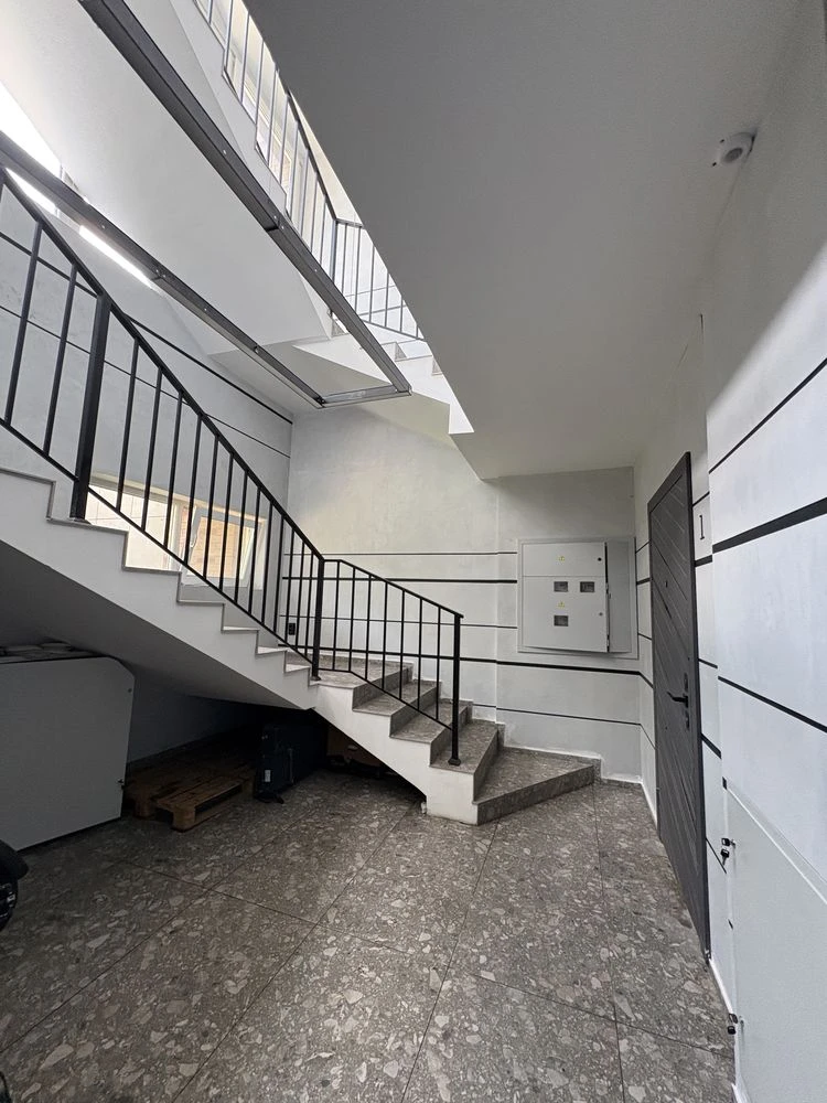 2-room apartment with partial renovation! 2 terraces! Minimum paperwork! All state documents.