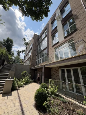 2-room apartment with partial renovation! 2 terraces! Minimum paperwork! All state documents.