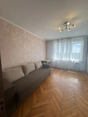 Продам двухкомнатную квартиру в самом центре Ирпеня