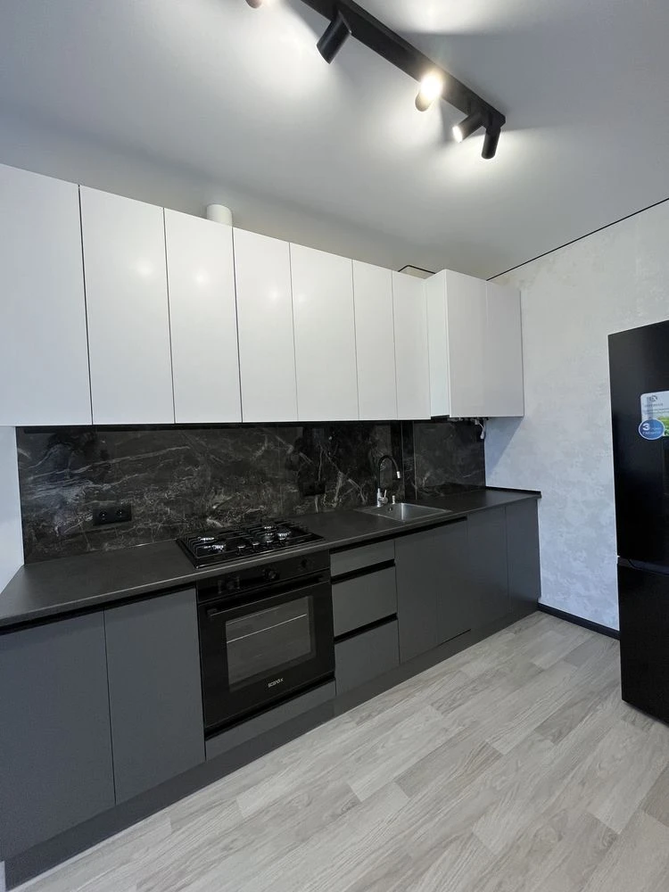 For Sale - No Commission 1-Bedroom Apartment with New Renovation, Certificate