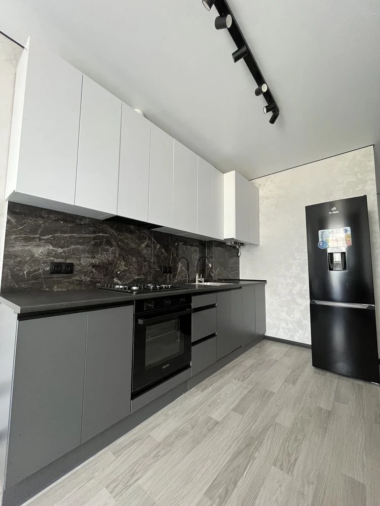 For Sale - No Commission 1-Bedroom Apartment with New Renovation, Certificate