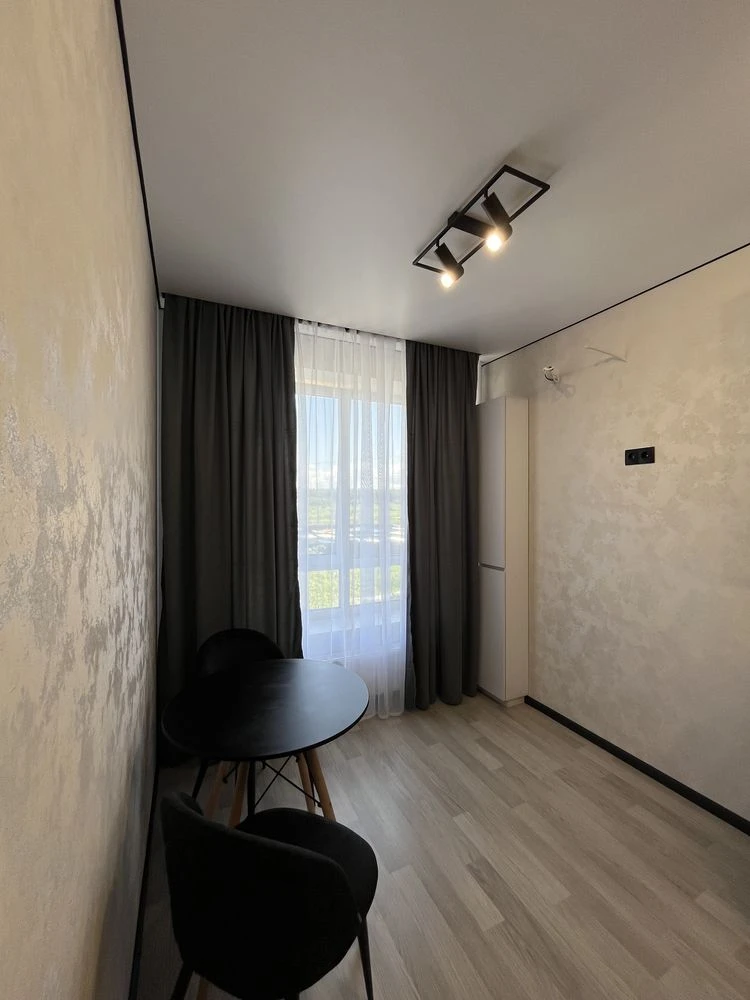 For Sale - No Commission 1-Bedroom Apartment with New Renovation, Certificate