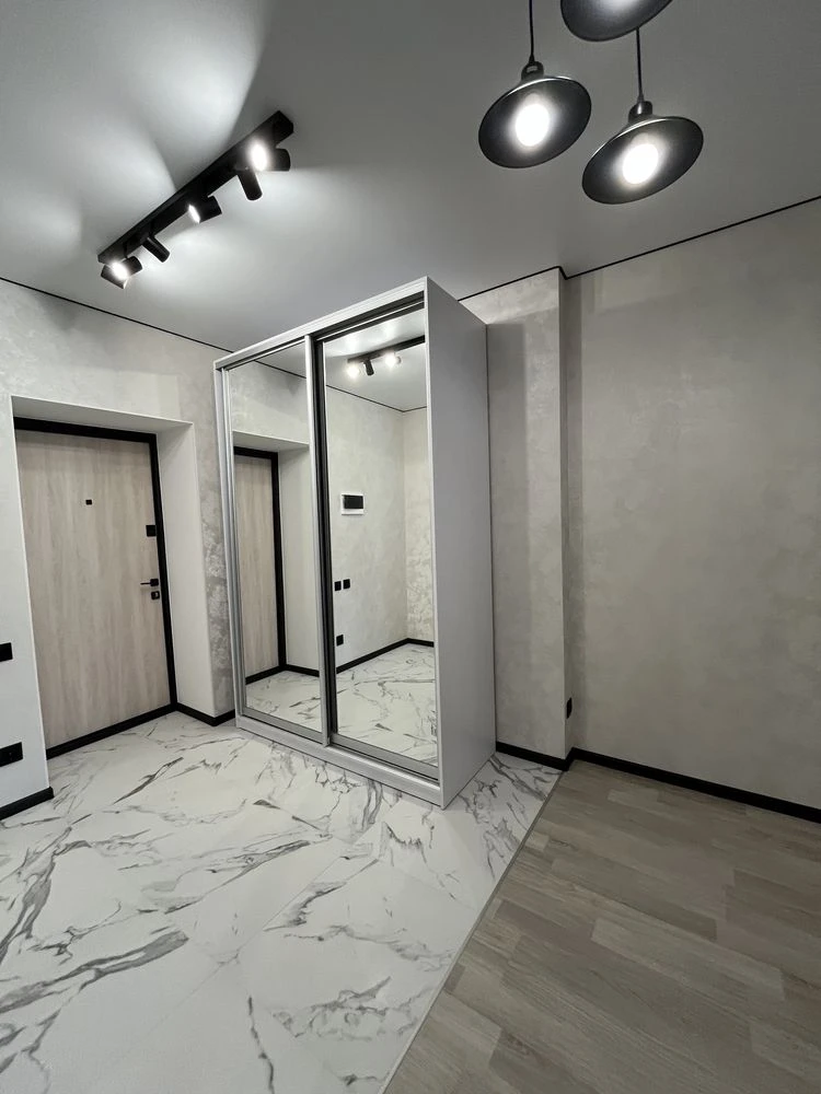 For Sale - No Commission 1-Bedroom Apartment with New Renovation, Certificate