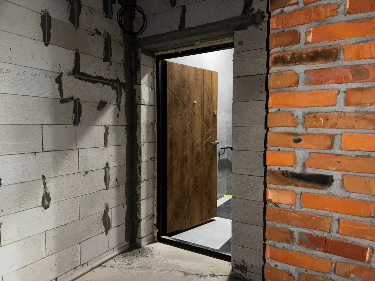 Apartment with keys in this year. New building near the station, this