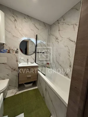 Ready 1-bedroom apartment with renovation, middle floor. No buyer's fee!