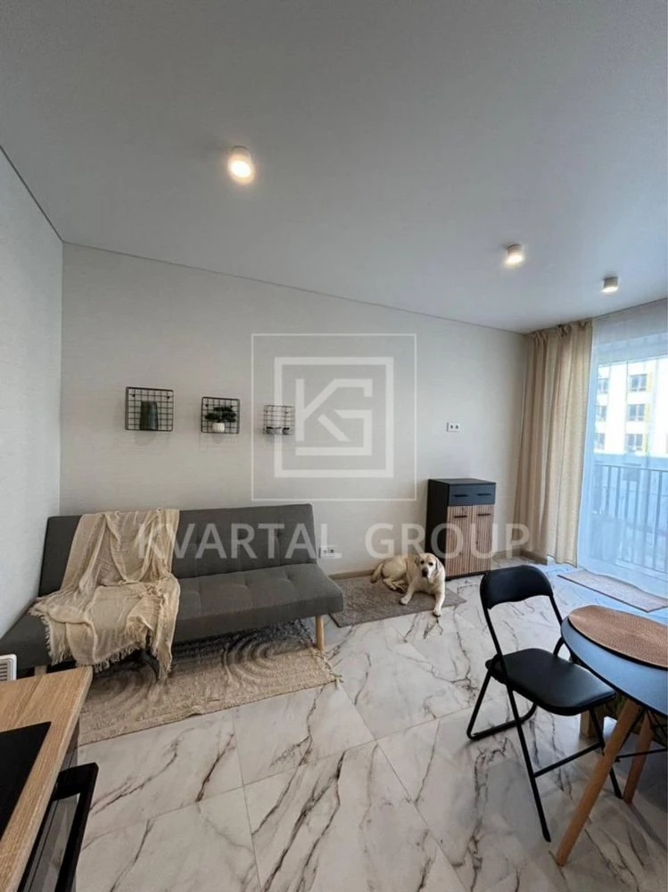 Ready 1-bedroom apartment with renovation, middle floor. No buyer's fee!