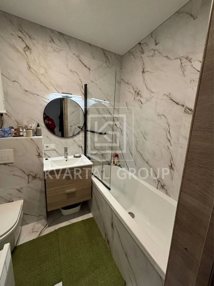 Ready 1-bedroom apartment with renovation, middle floor. No buyer's fee!