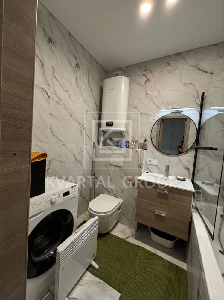 Ready 1-bedroom apartment with renovation, middle floor. No buyer's fee!