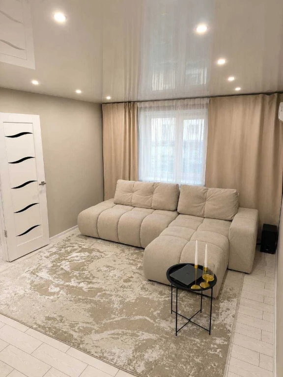 3-bedroom apartment for sale with designer renovation in the city center