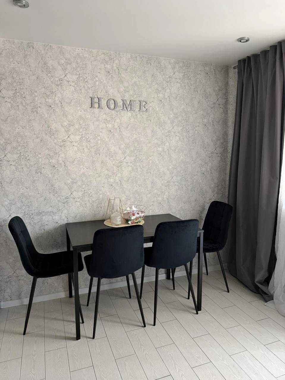 3-bedroom apartment for sale with designer renovation in the city center