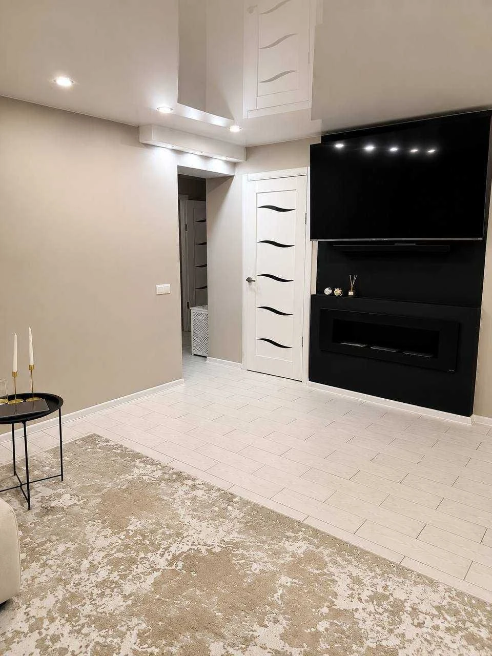 3-bedroom apartment for sale with designer renovation in the city center