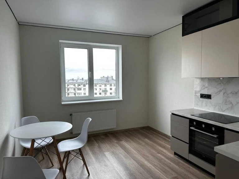 Apartment in Roztermuvannya on Sakharova Street