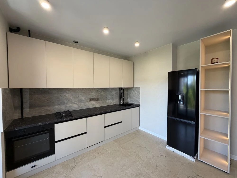 For Sale: 1-bedroom apartment with designer renovation in the prestigious Jutlandia residential complex